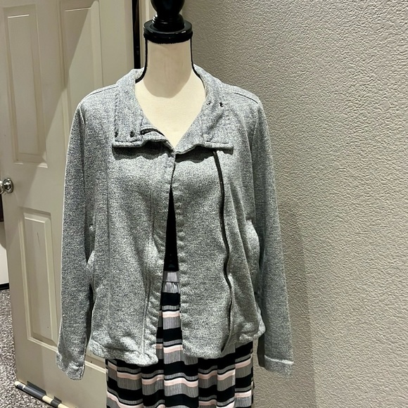 Armani Exchange Jacket. Large 
Zipper is broken - Picture 2 of 9